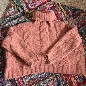 Rose-colored pullover
